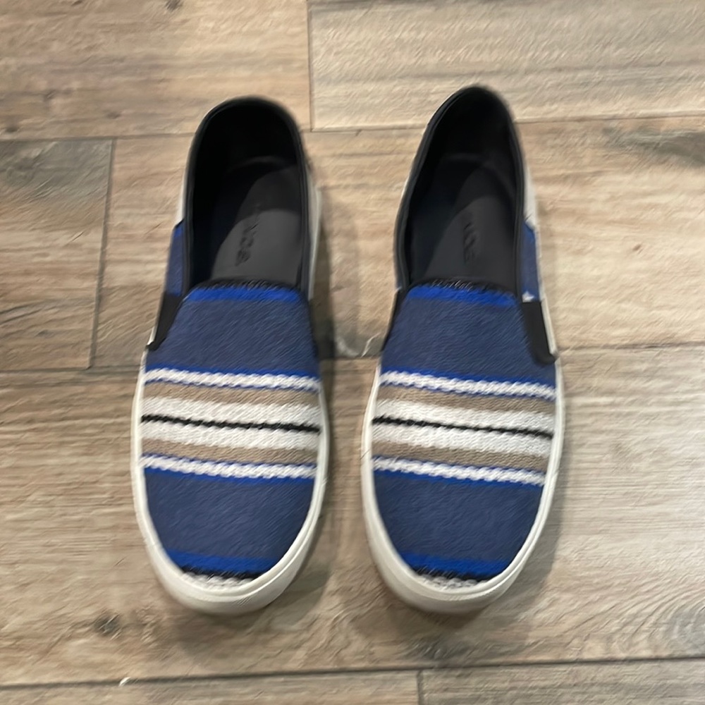 Vince sneakers EUC!